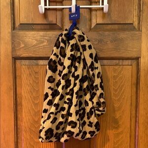 NWT APT. 9 Infinity Loop Scarf